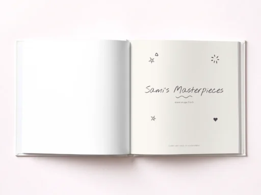 Раскрытая книга на титульной странице «Sami’s Masterpieces», в бежевом цвете
